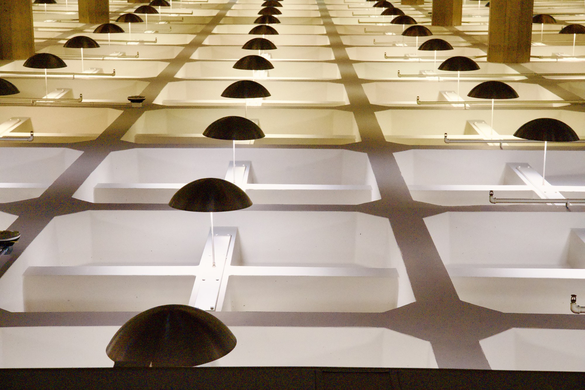 A pattern of arches and columns